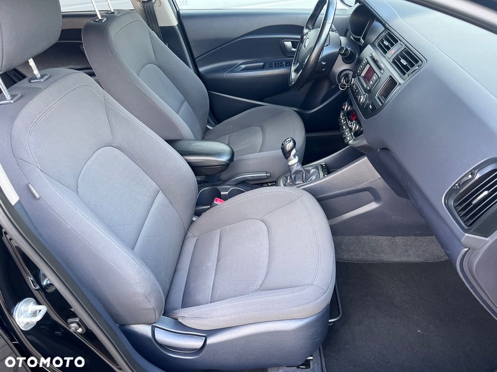 Kia Rio 1.4 Dream Team Edition - 19