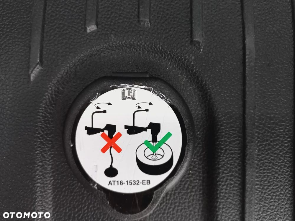 Ford Transit Courier - 23