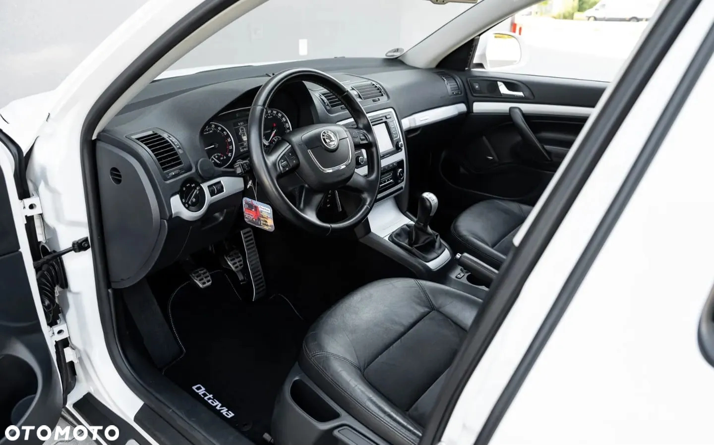 Skoda Octavia Combi 2.0 TDI DPF Scout 4x4 - 6
