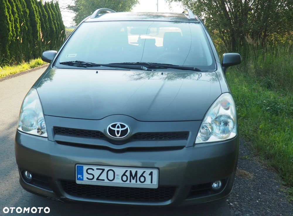 Toyota Corolla Verso - 2