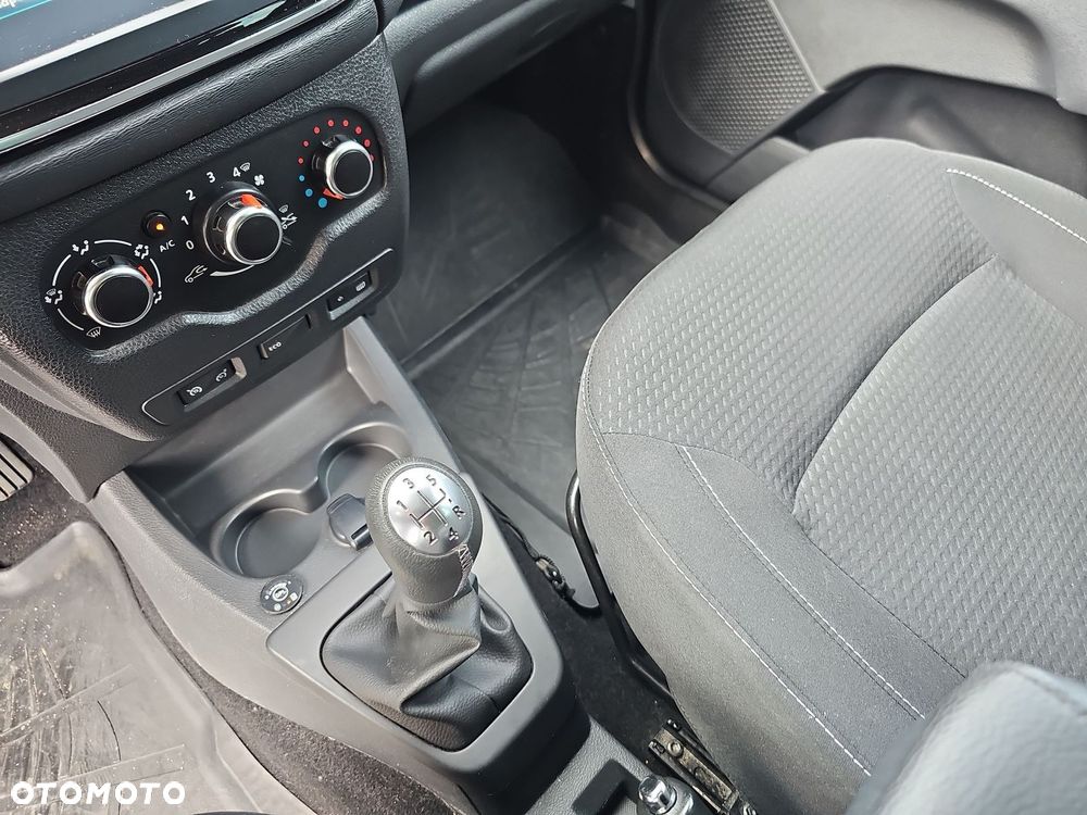 Dacia Lodgy 1.6 SCe Laureate S&S - 16