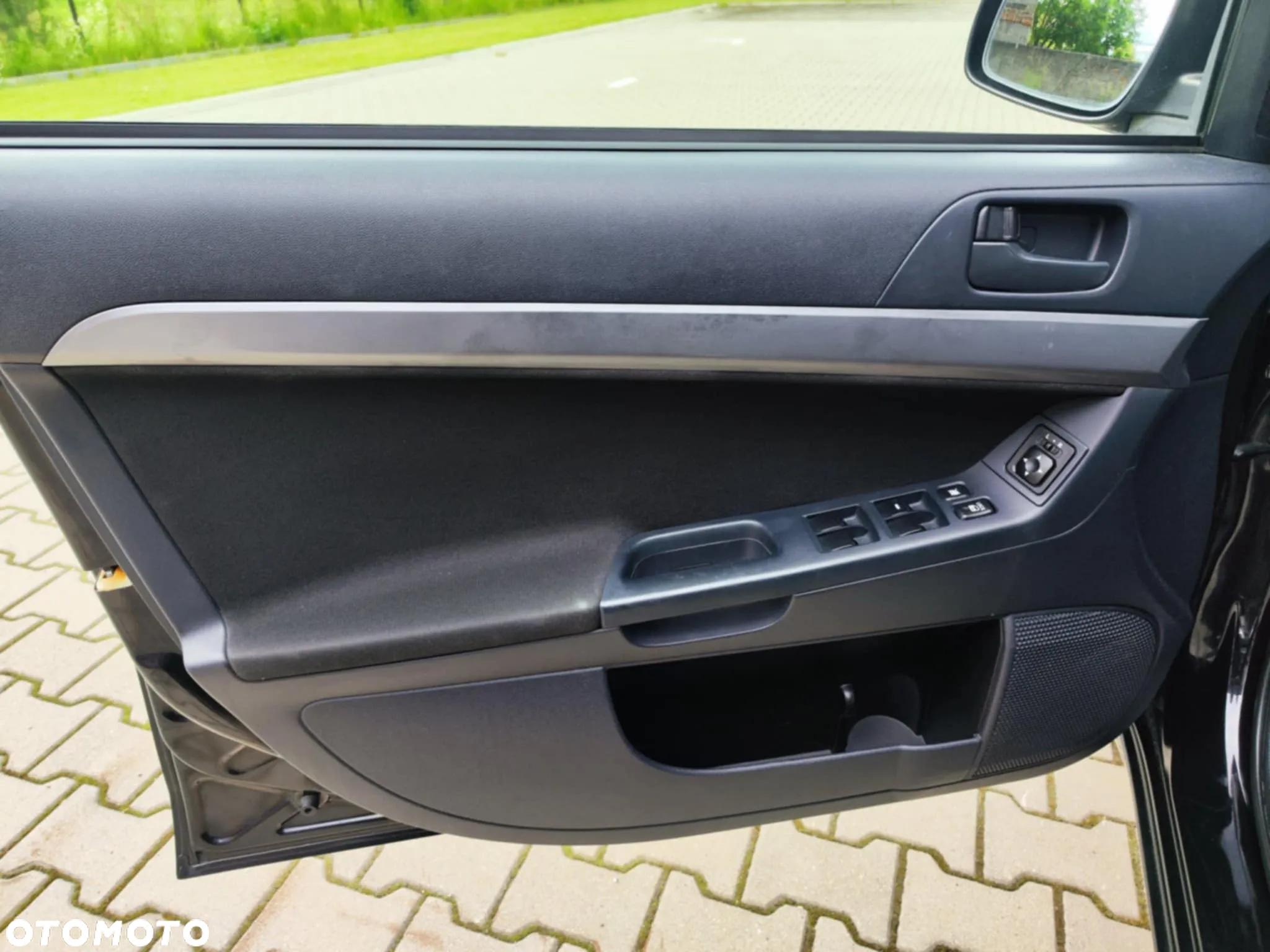 Mitsubishi Lancer 1.5 Inform - 31