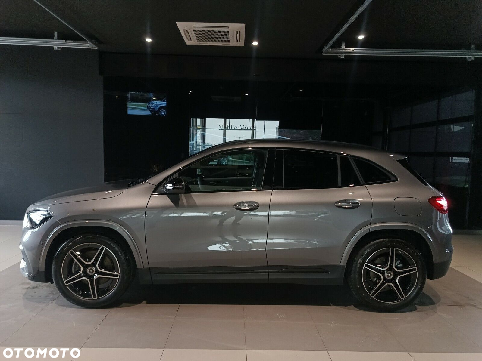 Mercedes-Benz GLA - 5