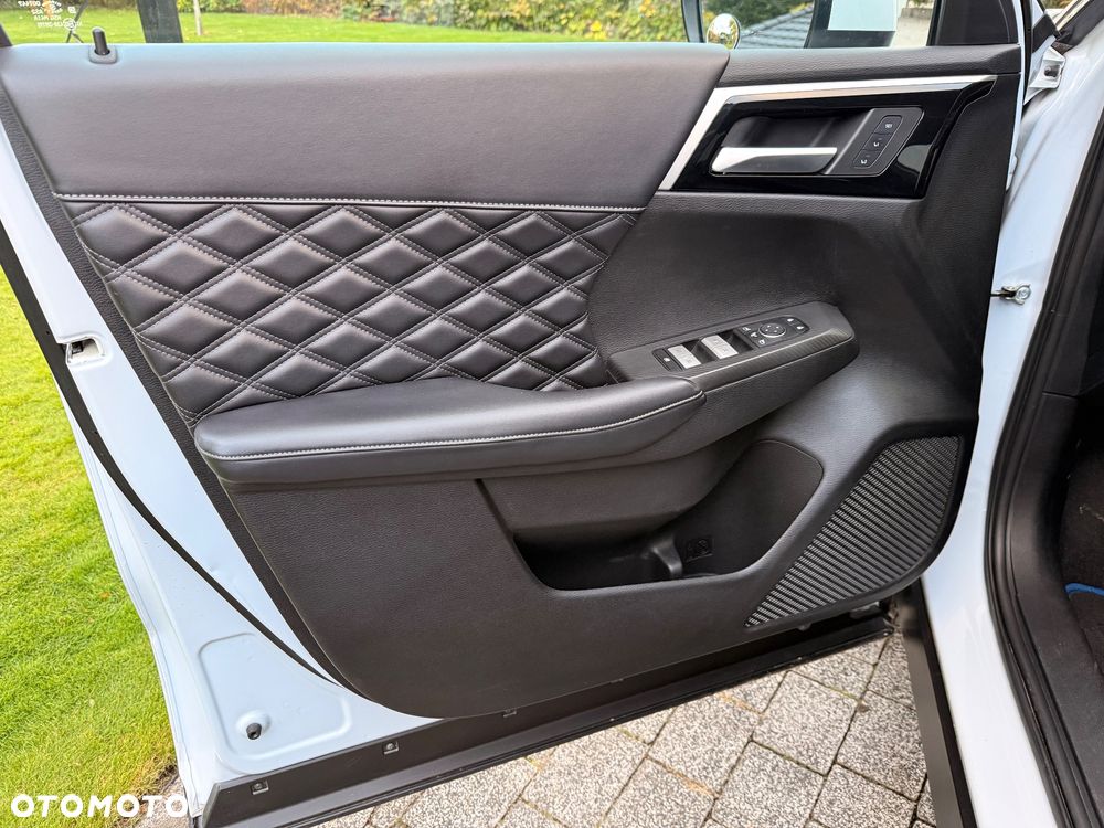 Mitsubishi Outlander - 11