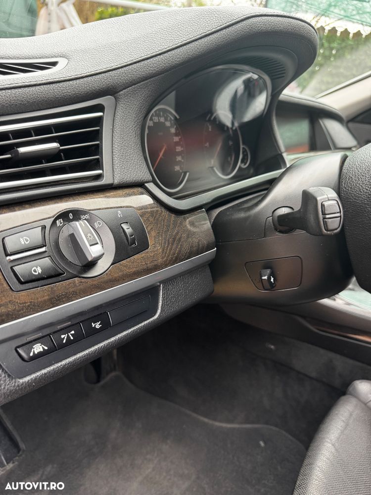 BMW Seria 7 740d xDrive - 9