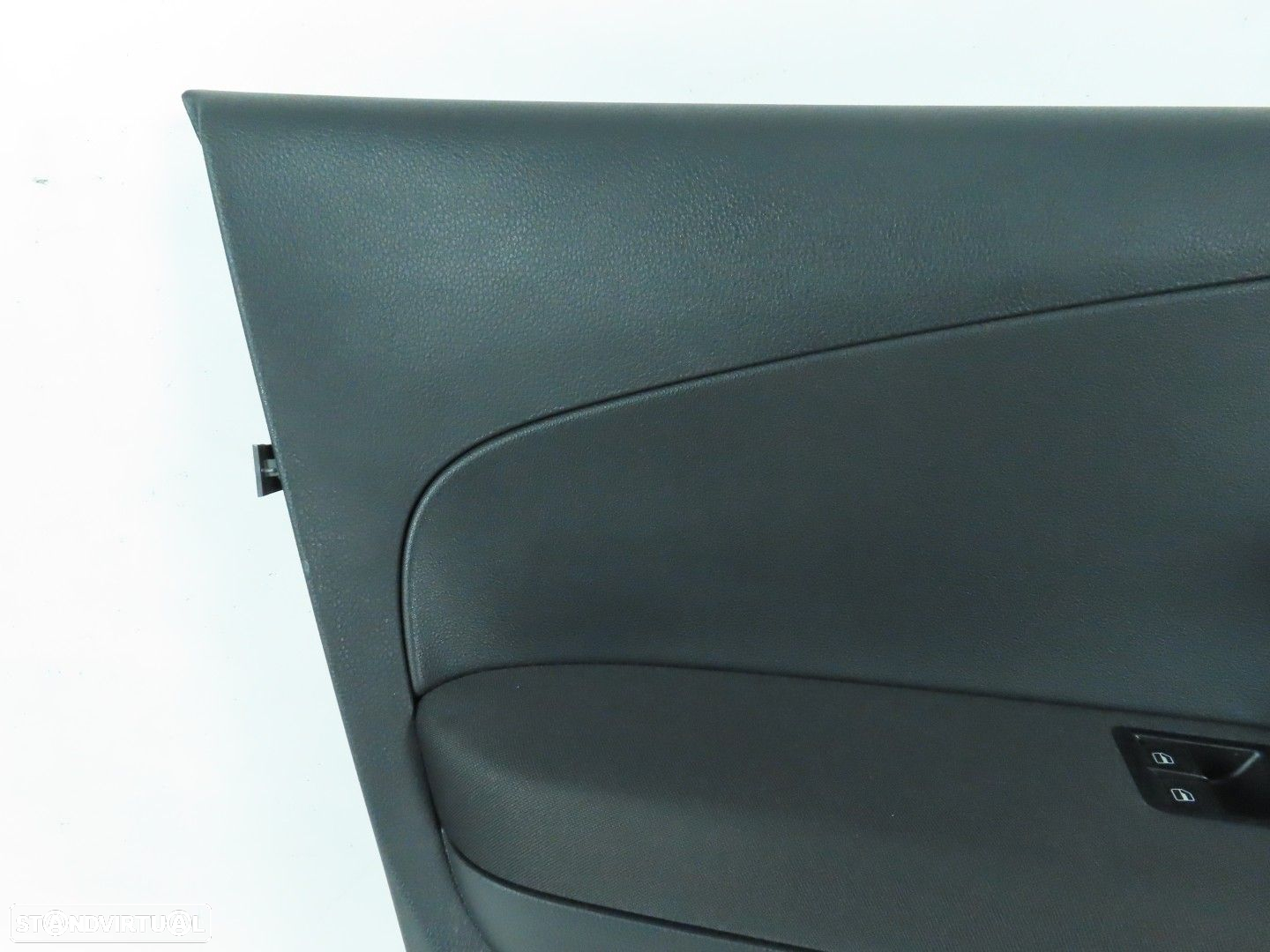 Forra da Porta Esquerdo/Frente Seminovo/ Original VW POLO (6R1, 6C1) 6R4867011 - 2