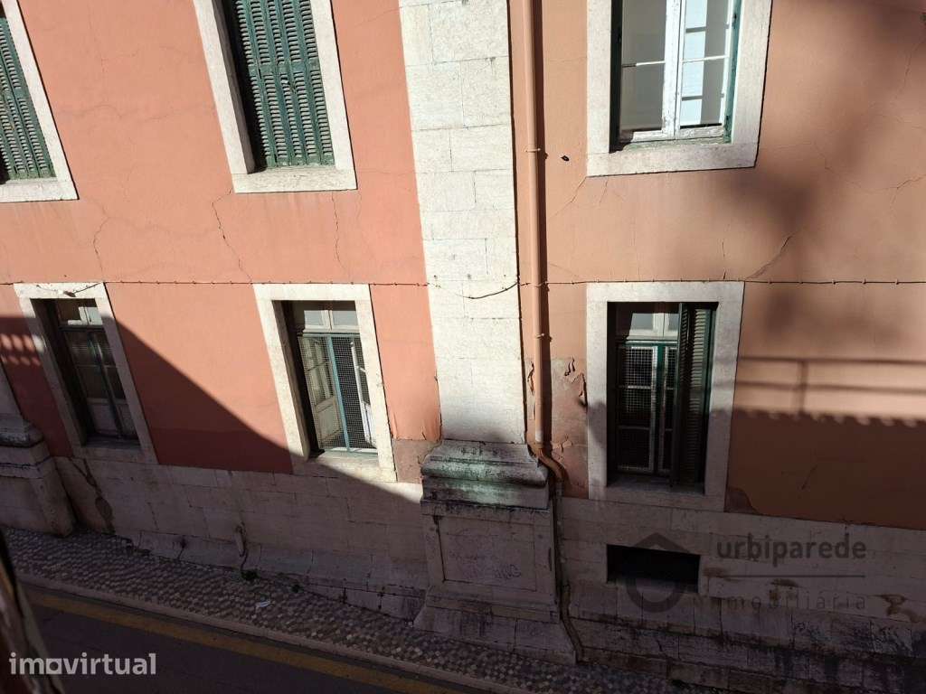 Apartamento T4 no Rato, para recuperar. - Grande imagem: 5/21