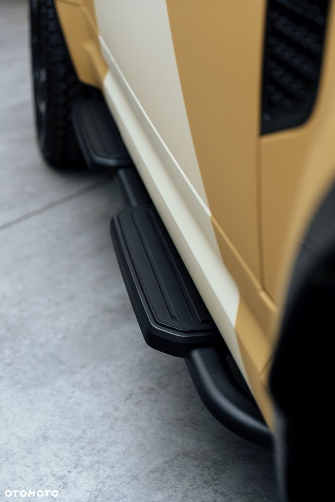 Land Rover Defender - 8