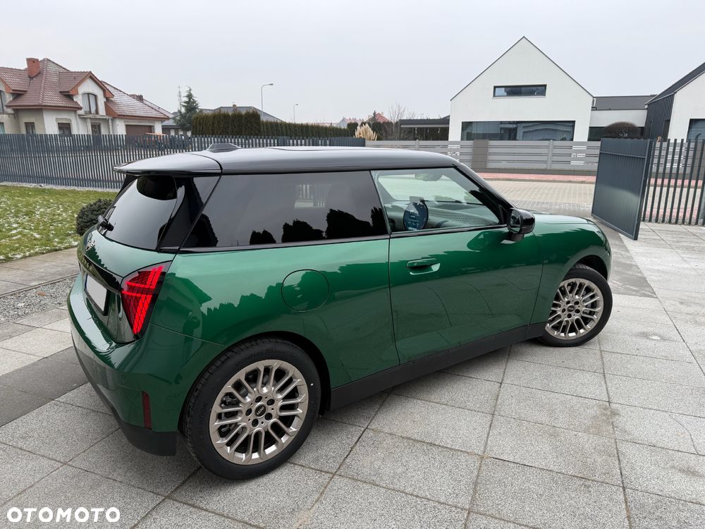 MINI Cooper E Favoured Trim - 5