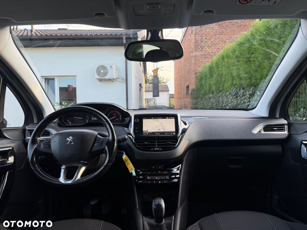 Peugeot 208 1.6 BlueHDi Allure S&S - 11