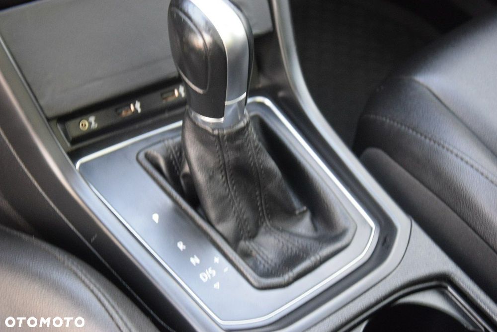 Volkswagen Touran - 38