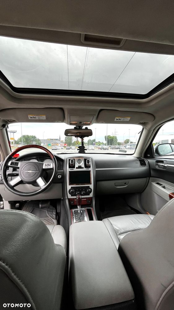 Chrysler 300C 3.0 V6 CRD - 24