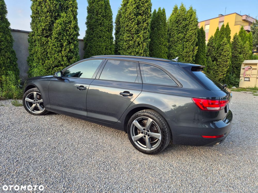 Audi A4 Avant 35 TDI S tronic design - 26