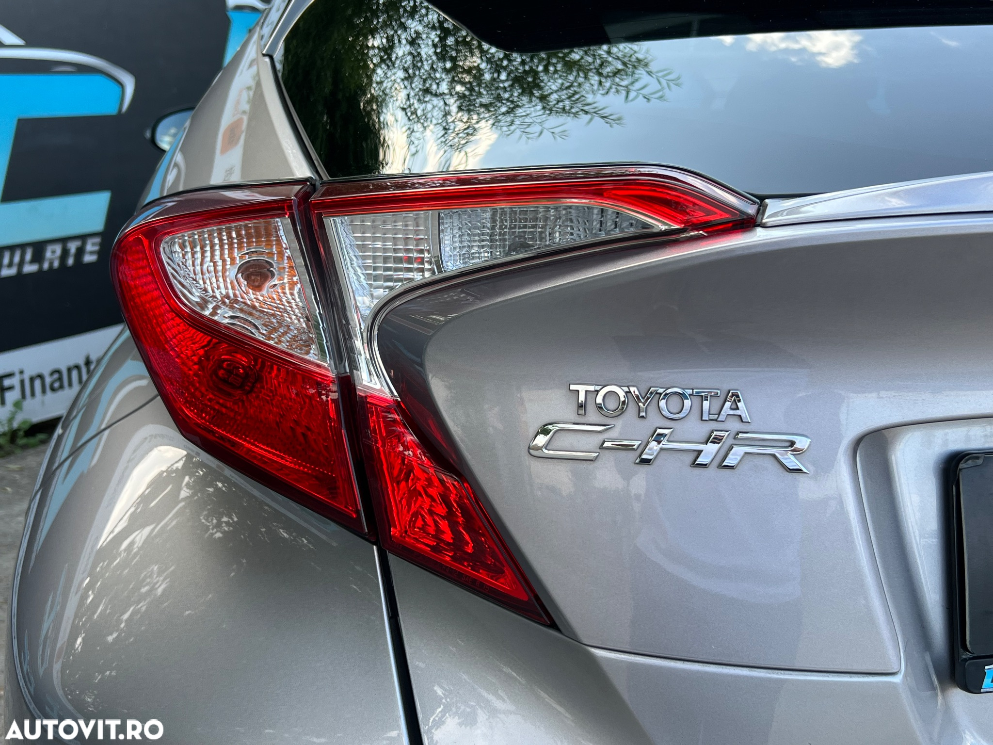 Toyota C-HR 1.8 HSD 122 CP 4x2 CVT C-ult Style bi-tone - 28