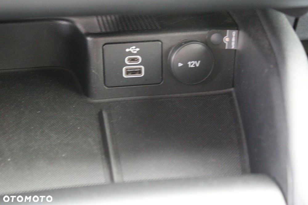 Ford Kuga - 36