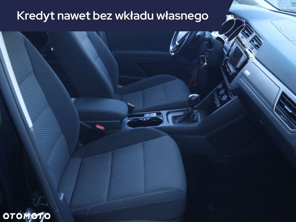 Volkswagen Touran - 10