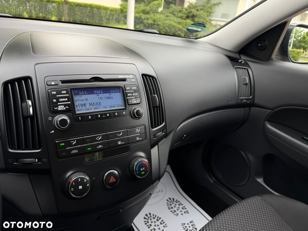 Hyundai i30 1.4 FIFA WM Edition - 6
