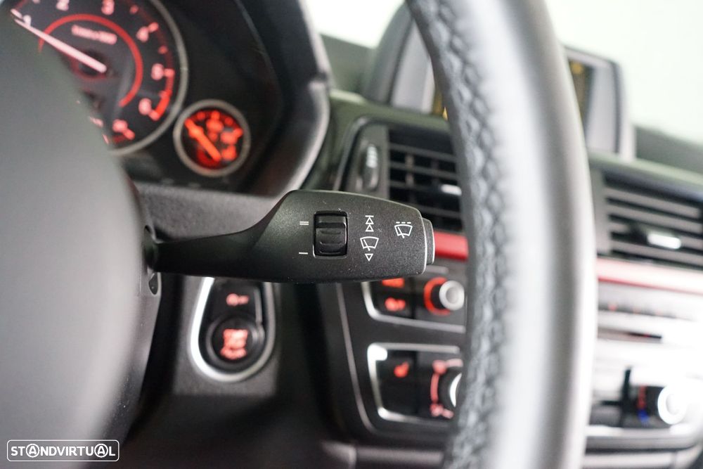 BMW 318 d Touring Line Sport - 25