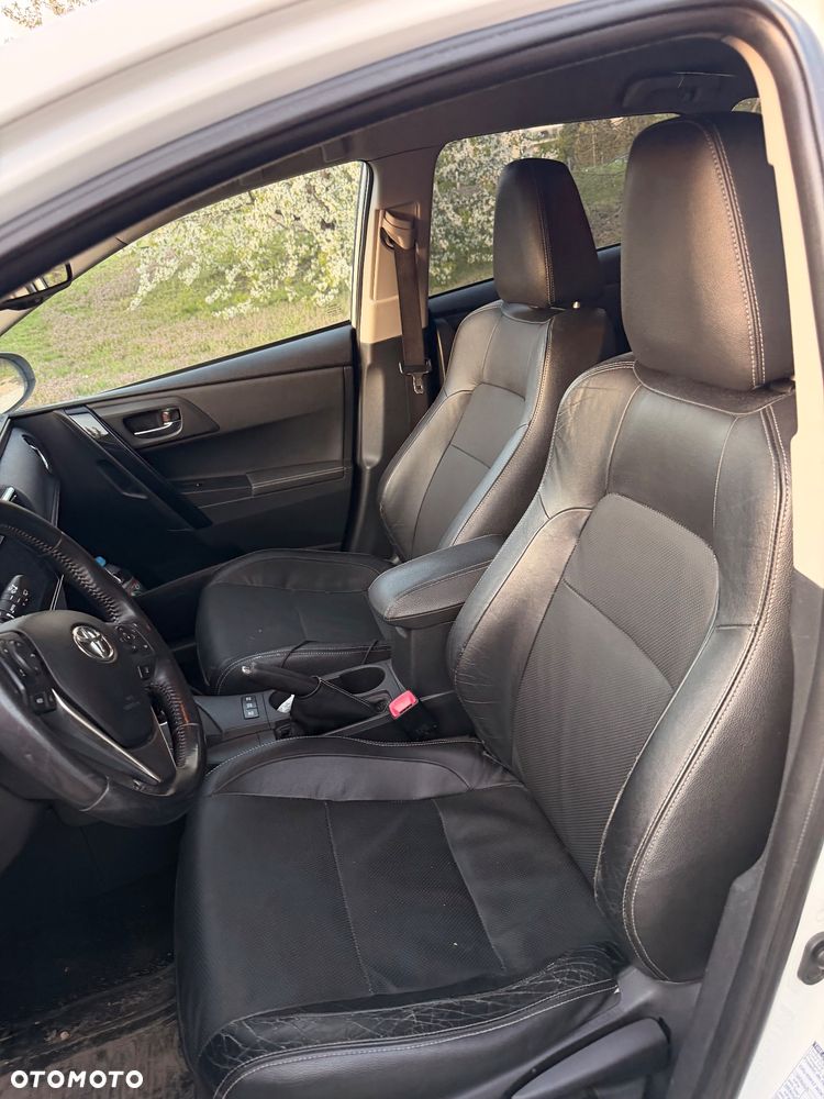 Toyota Auris 1.8 HSD Prestige NAVI - 18