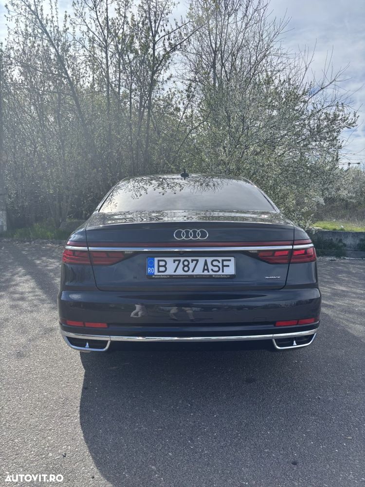 Audi A8 - 8