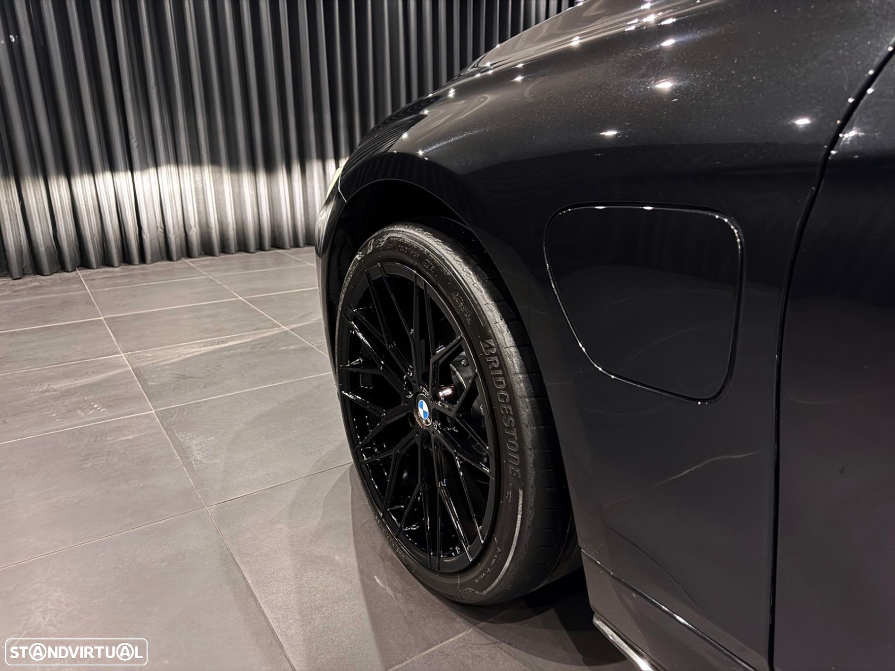 BMW 330 - 16