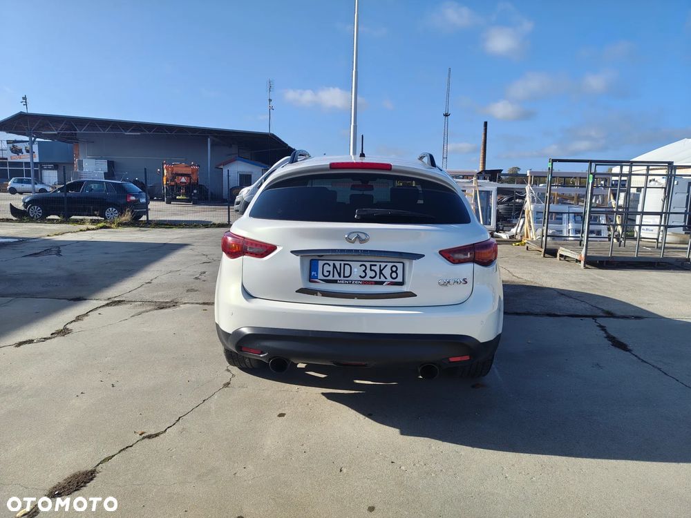 Infiniti Q70 - 3