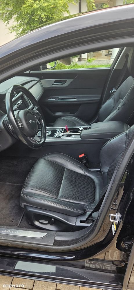 Jaguar XF 2.0 i4D Prestige - 11