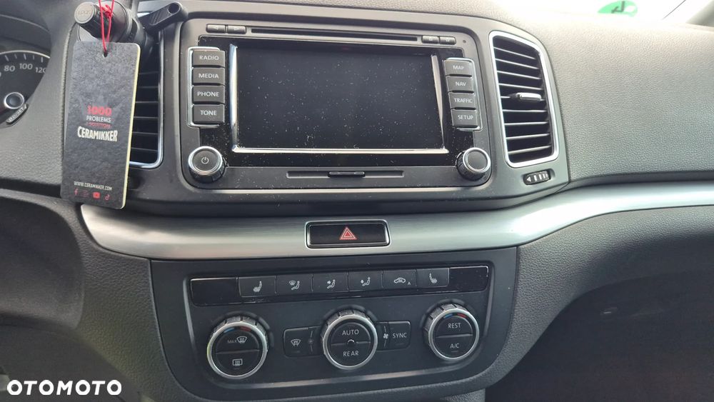 Volkswagen Sharan 2.0 TDI DSG BlueMotion Technology Highline - 14