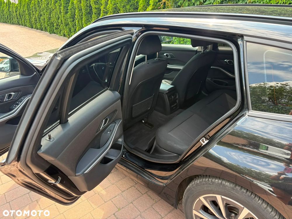 BMW Seria 3 318d MHEV Business Edition - 8