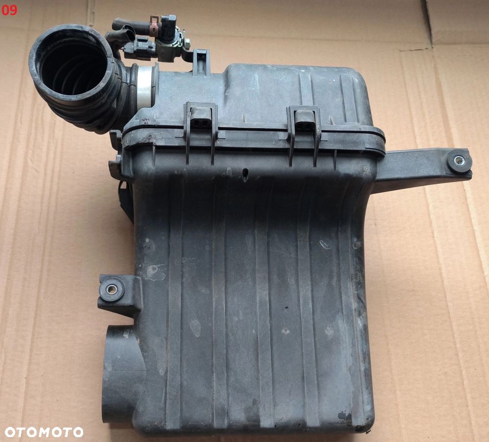 Swift IV MK6 obudowa filtra powietrza rezonator przepływomierz 1,3 benzyna 04-10r Suzuki - 3