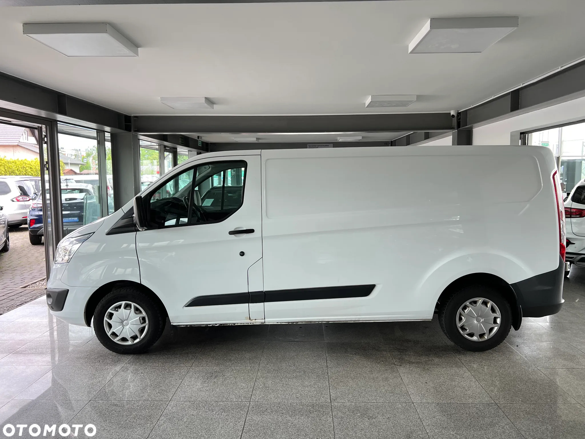 Ford Custom - 9