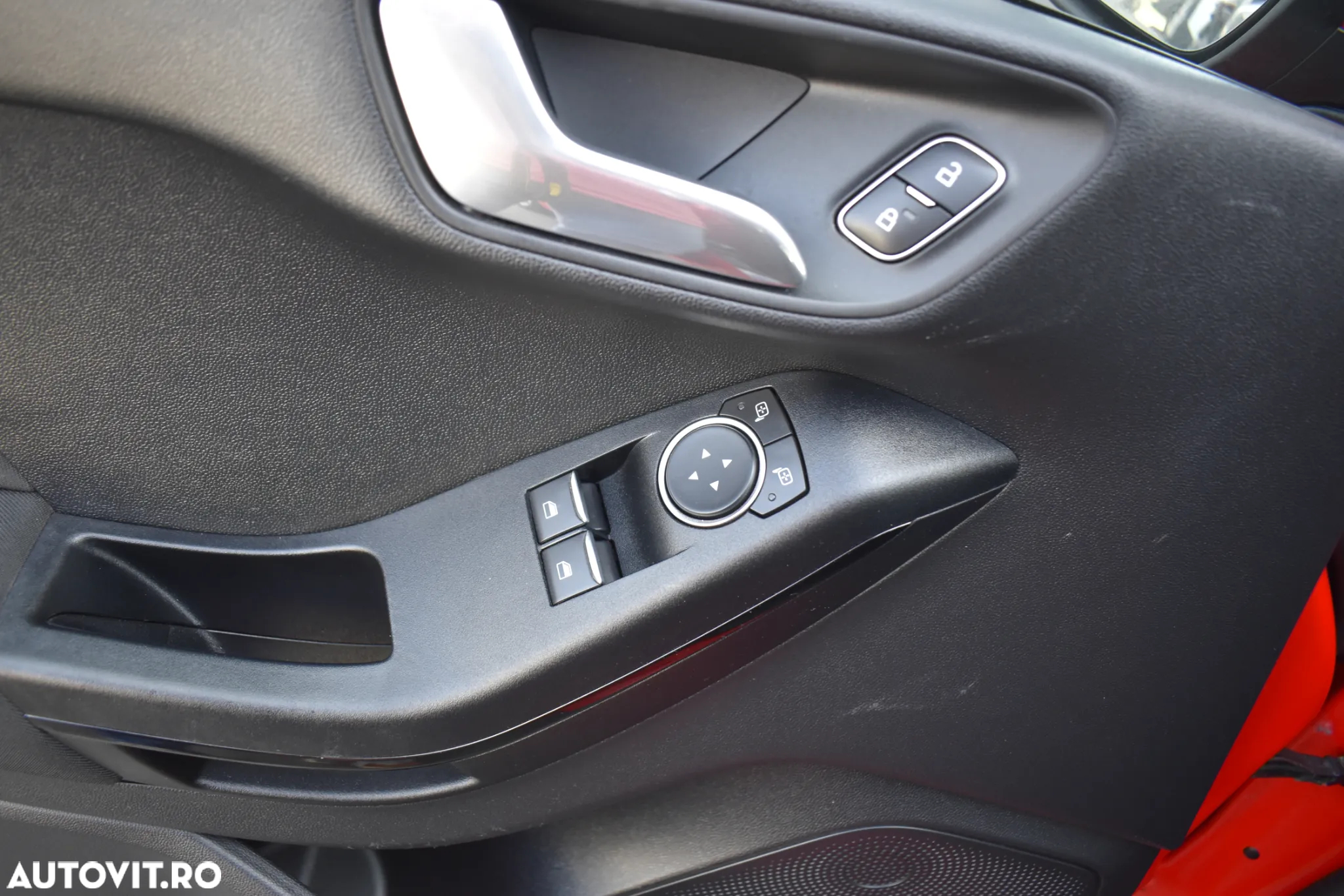 Ford Fiesta 1.0 EcoBoost Trend - 32