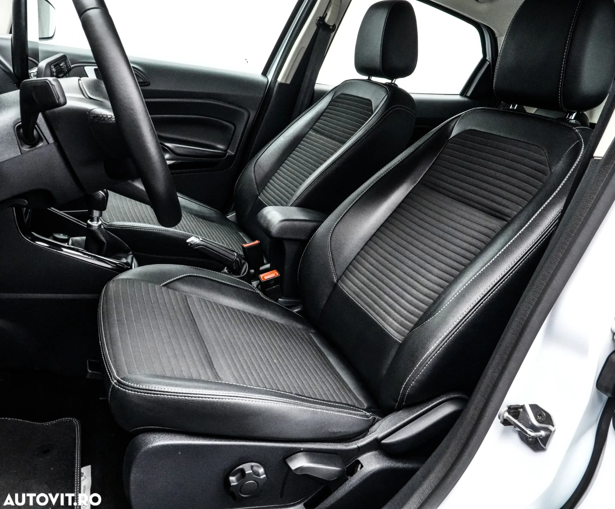 Ford EcoSport 1.5 EcoBlue Titanium - 14