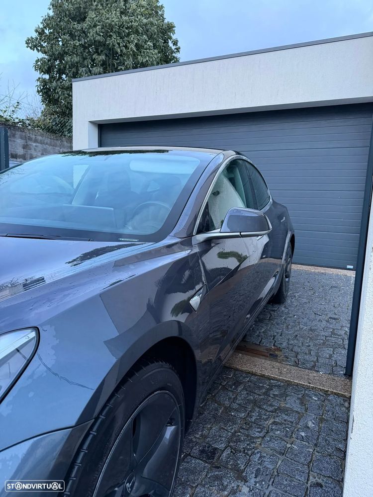 Tesla Model 3 Standard Range Plus RWD - 3