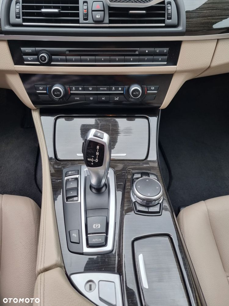 BMW Seria 5 520d Luxury Line - 8