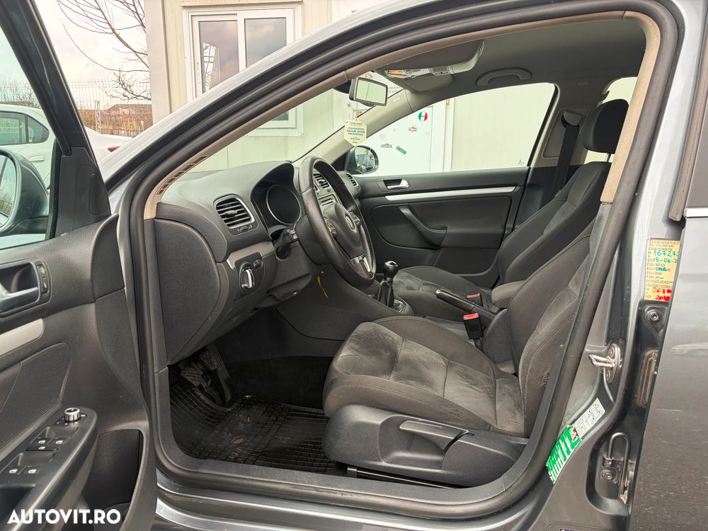 Volkswagen Golf 1.6 TDI DPF BlueMotion Technology Highline - 8