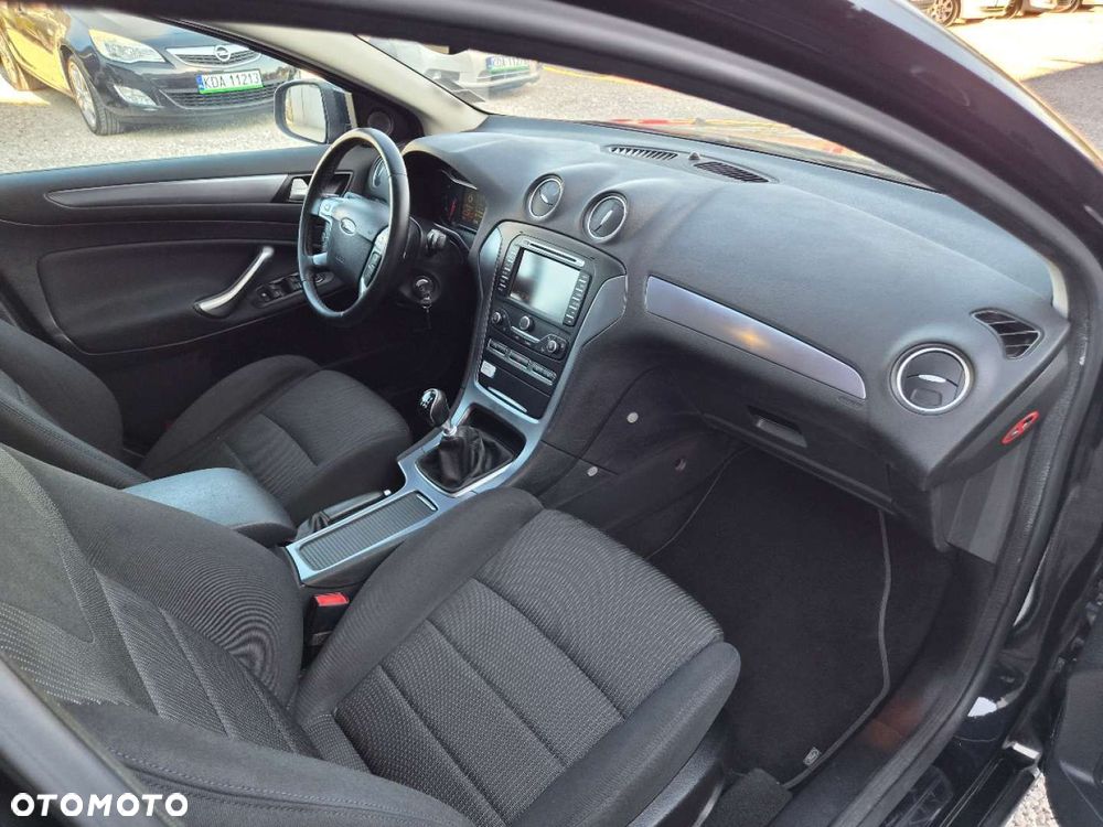 Ford Mondeo 2.0 TDCi Titanium - 24