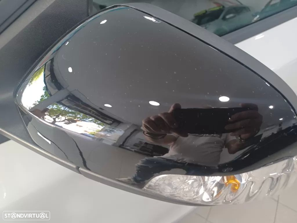 Volvo V40 Cross Country 2.0 D2 Kinetic - 33
