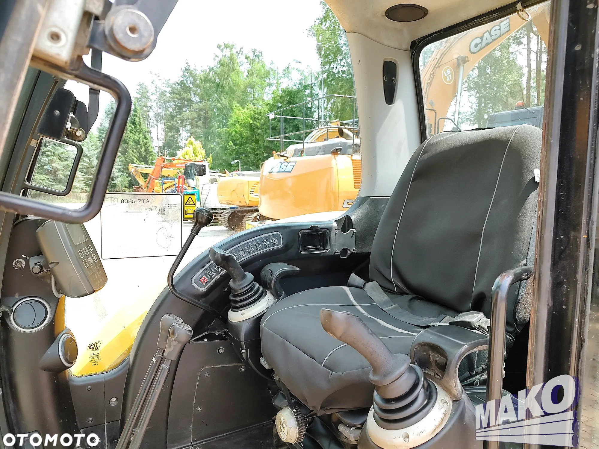 JCB 8085 ZTS - 11