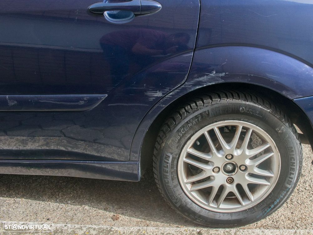 Ford Focus SW 1.8 TDdi Ghia - 11