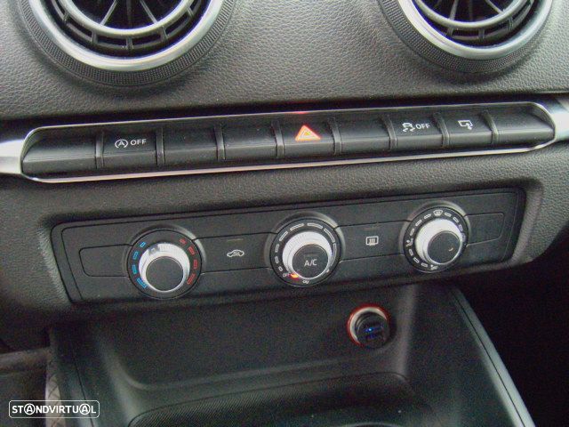 Audi A3 Limousine 1.6 TDI Business Line Attraction Ultra - 22