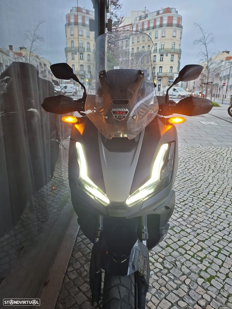 Honda ADV - 1