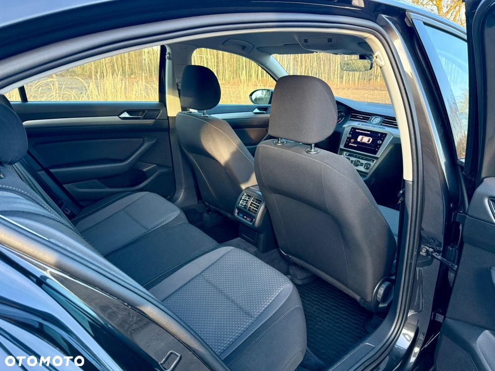 Volkswagen Passat - 7