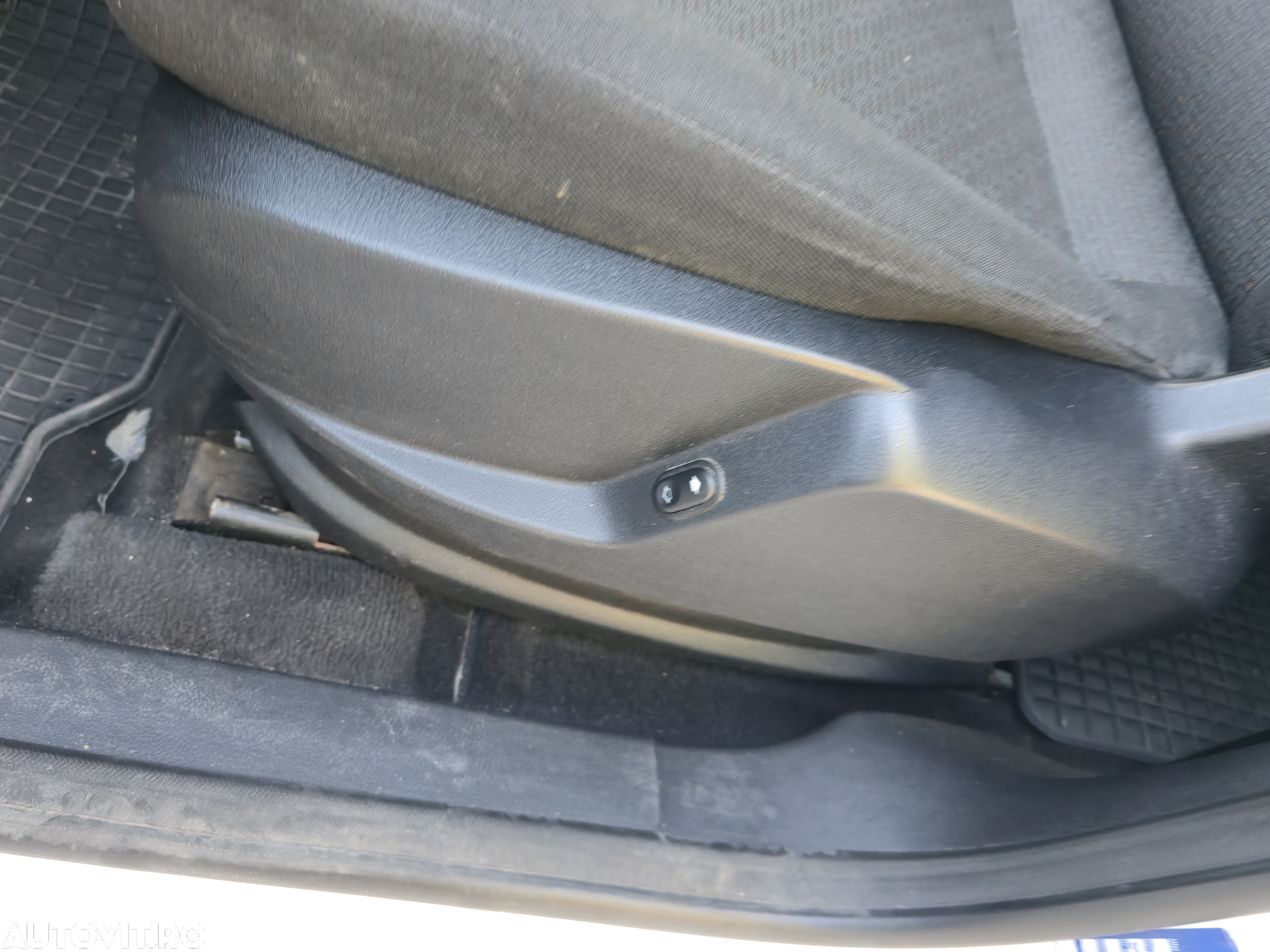 Ford Galaxy 2.0 TDCi DPF Aut. Ghia - 14