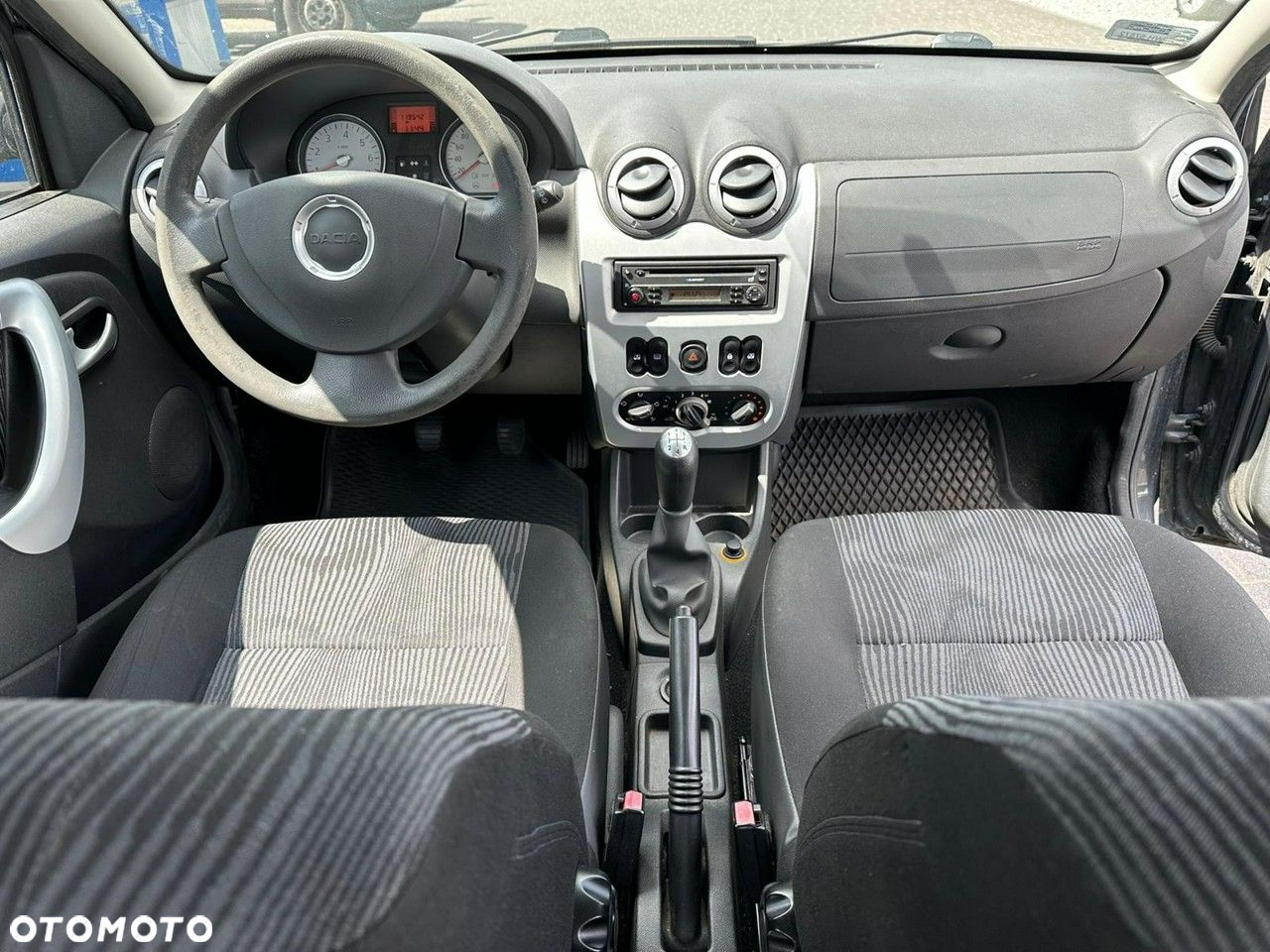 Dacia Sandero - 8