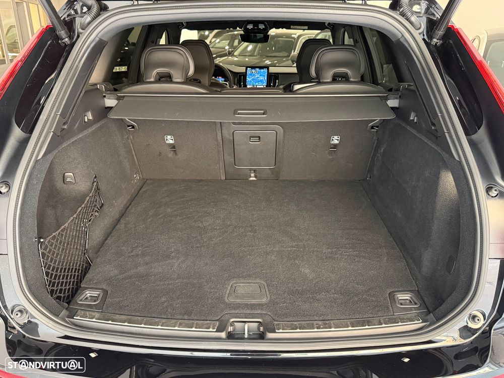Volvo XC 60 2.0 T6 PHEV Black Edition AWD - 18