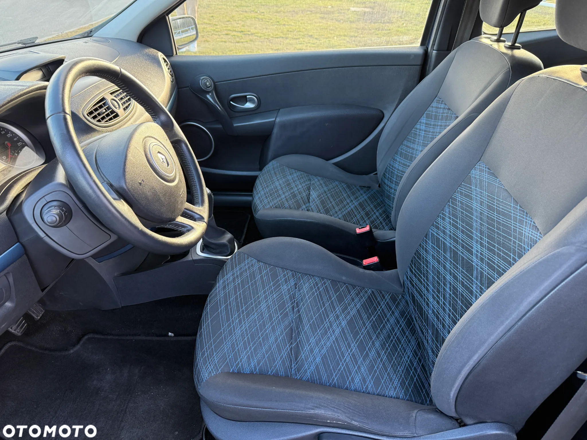 Renault Clio 1.2 16V Campus - 12