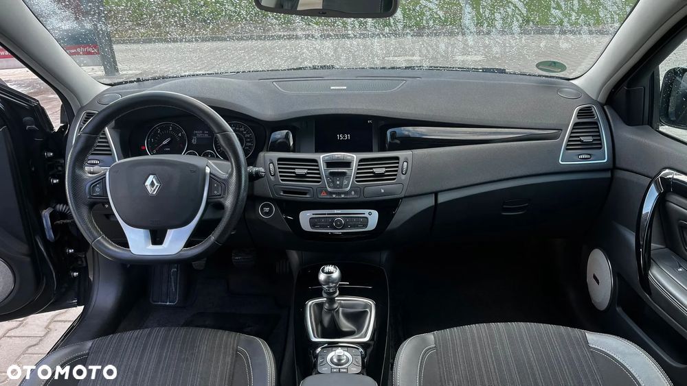 Renault Laguna dCi 150 FAP Start-Stop Bose Edition - 9