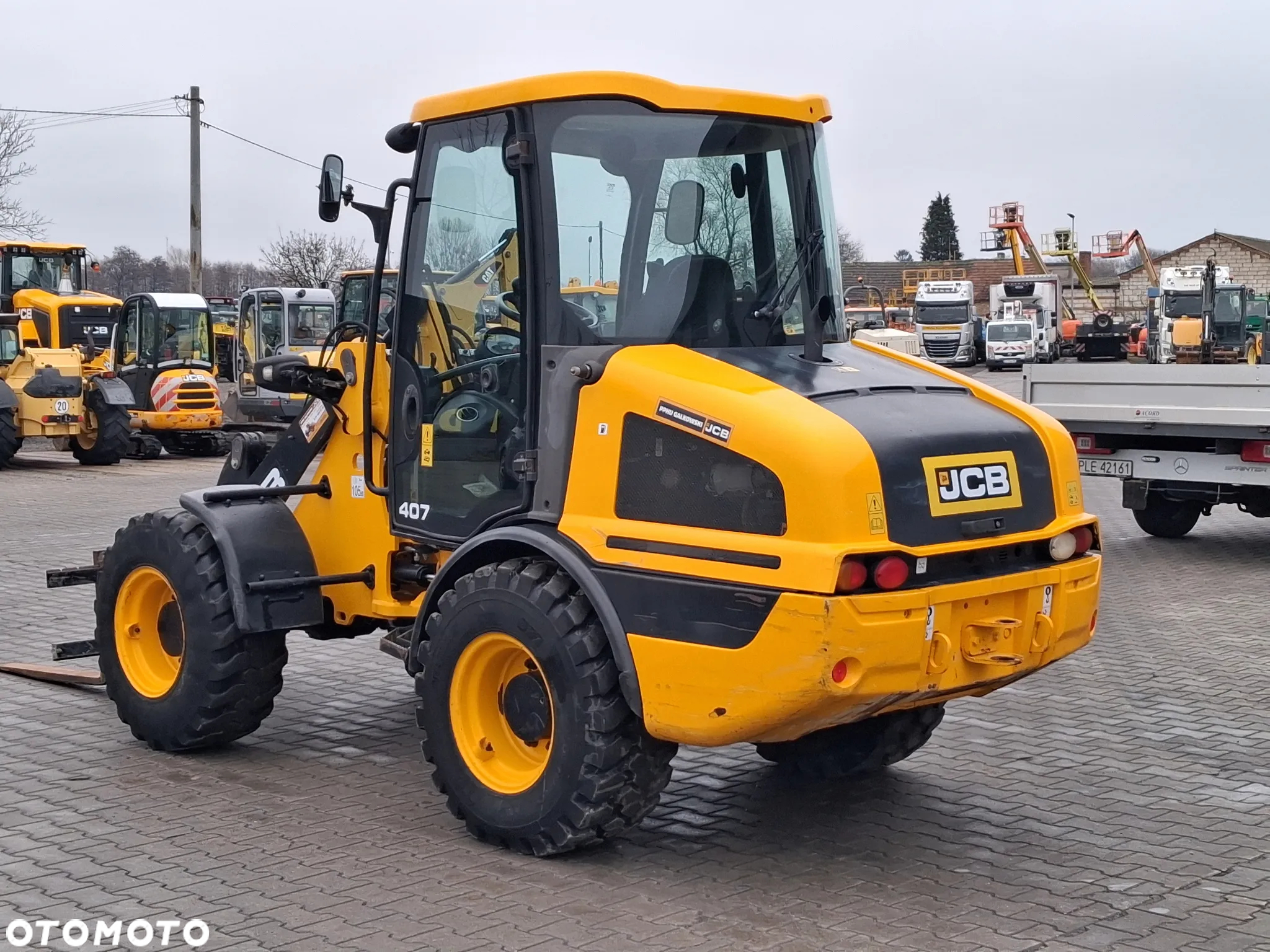 JCB 407 - 3