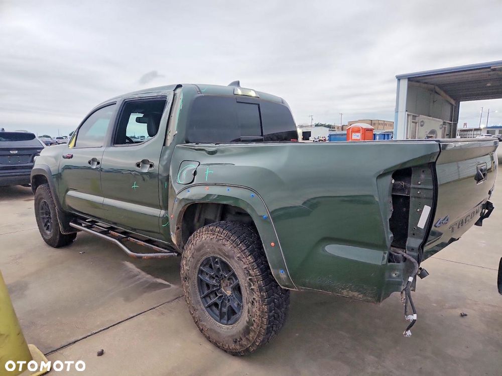 Toyota Tacoma - 4